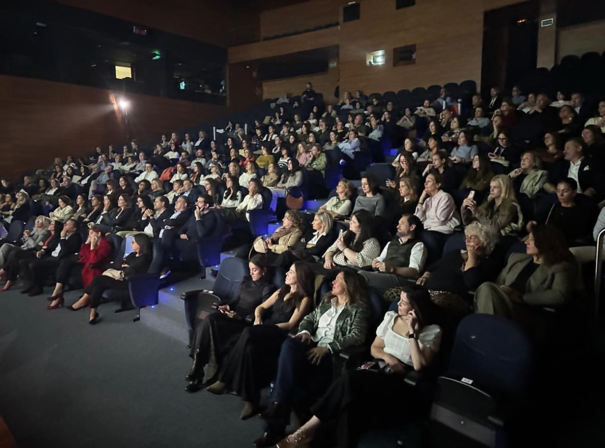 Público asistente a Raíces en Vigo.